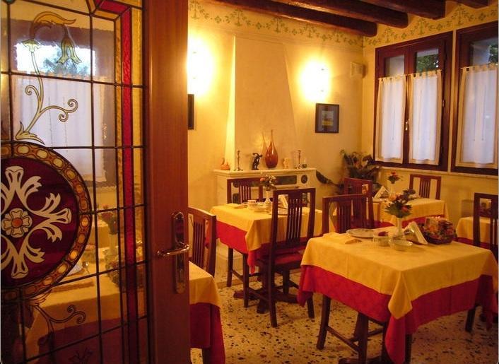 Albergo La Meridiana Портогруаро Екстериор снимка