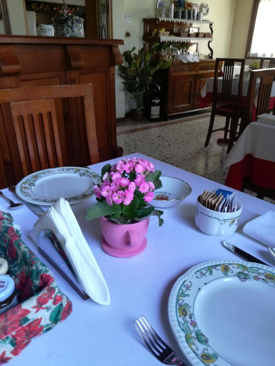 Albergo La Meridiana Портогруаро Екстериор снимка